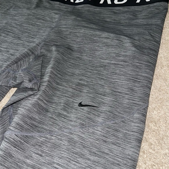 Nike pro workout leggings- plus size 2x - Picture 4 of 10